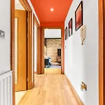 Stylish 2-Bed Apartment In Central London